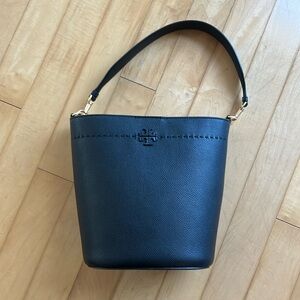 Tory Burch McGraw bucket bag
